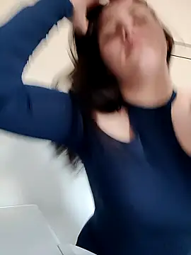 Snapshot of leeya_lee chatting on February 26, 2:38 pm leeya lee online show from February 26, 2:38 pm