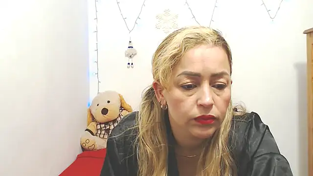 ariellth online show from December 20, 5:38 pm