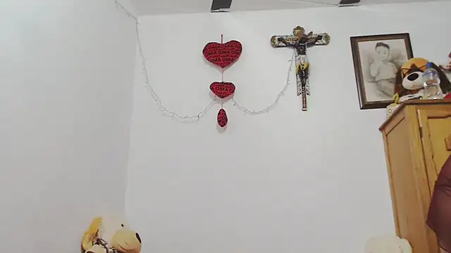 ariellth online show from October 1, 3:49 pm