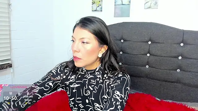 Selenakyle92  online show from July 17, 9:23 pm