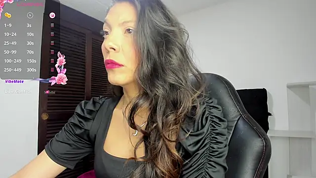 Selenakyle92  online show from June 5, 3:33 am