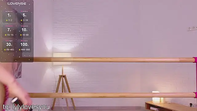 lylylovesyou online show from March 11, 5:56 am