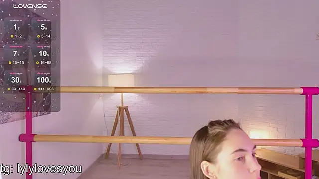 lylylovesyou online show from May 8, 5:55 am