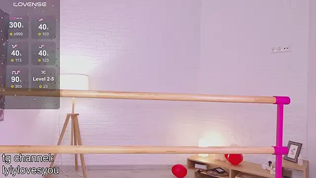 Snapshot of lylylovesyou chatting on February 20, 7:21 am lylylovesyou online show from February 20, 7:21 am