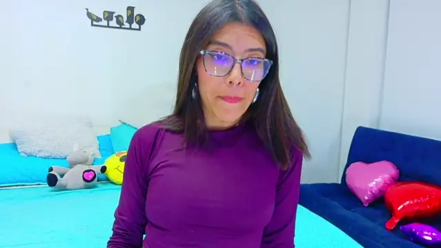  lucysmith online show from November 18, 4:05 am