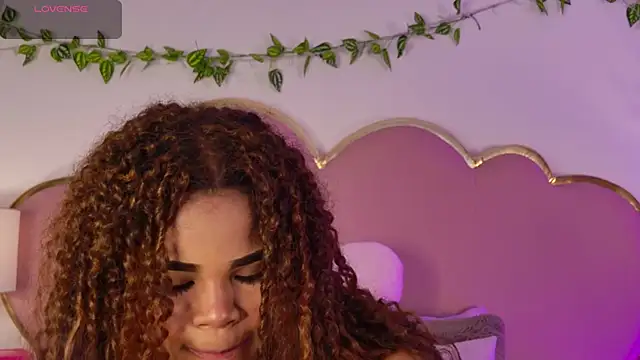Snapshot of NahiaraReina chatting on June 22, 1:30 pm NahiaraReina online show from June 22, 1:30 pm