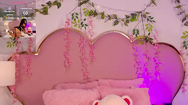 NahiaraReina online show from March 7, 2:11 pm