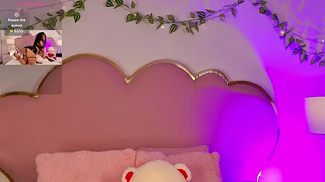 NahiaraReina online show from February 25, 1:22 pm