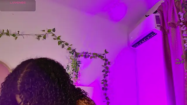 Snapshot of NahiaraReina chatting on May 20, 1:30 pm NahiaraReina online show from May 20, 1:30 pm