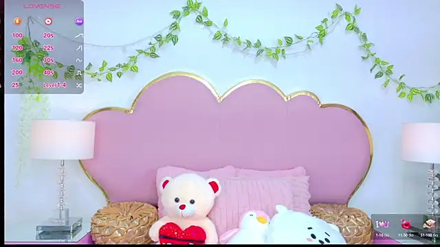 Snapshot of NahiaraReina chatting on November 8, 2:09 pm NahiaraReina online show from November 8, 2:09 pm