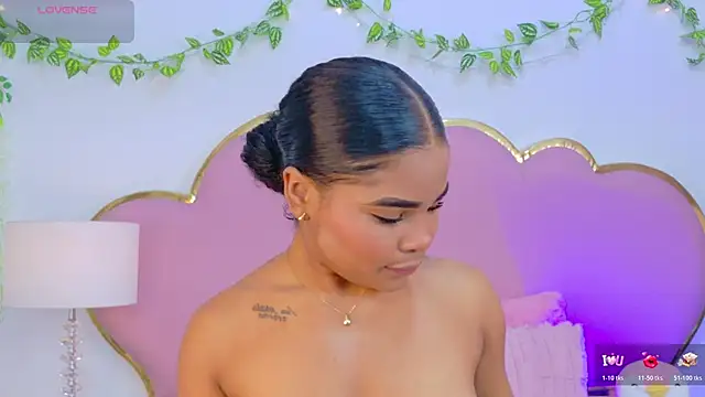 Snapshot of NahiaraReina chatting on November 30, 1:45 pm NahiaraReina online show from November 30, 1:45 pm