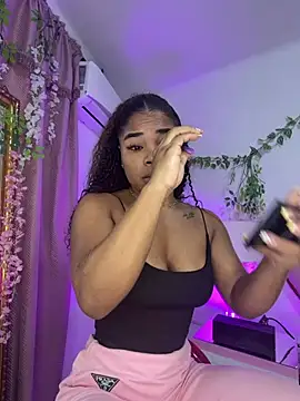 Snapshot of NahiaraReina chatting on July 10, 3:01 pm NahiaraReina online show from July 10, 3:01 pm