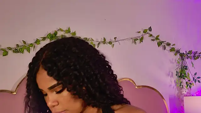 Snapshot of NahiaraReina chatting on May 24, 1:55 pm NahiaraReina online show from May 24, 1:55 pm
