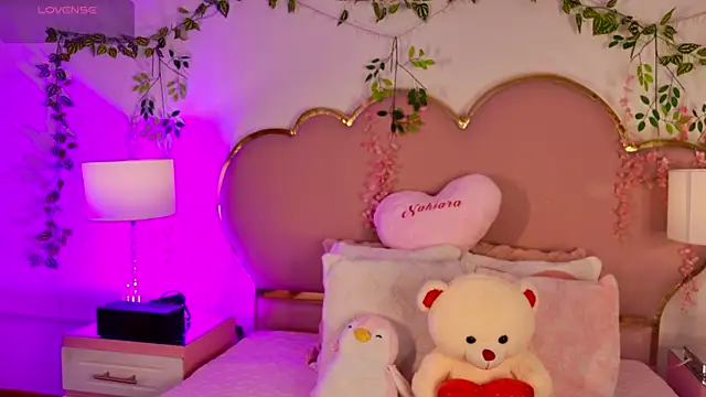 Snapshot of NahiaraReina chatting on April 24, 1:57 pm NahiaraReina online show from April 24, 1:57 pm