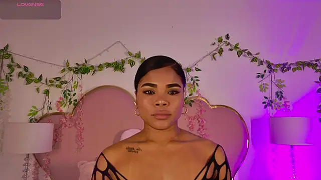 Snapshot of NahiaraReina chatting on May 2, 2:00 pm NahiaraReina online show from May 2, 2:00 pm