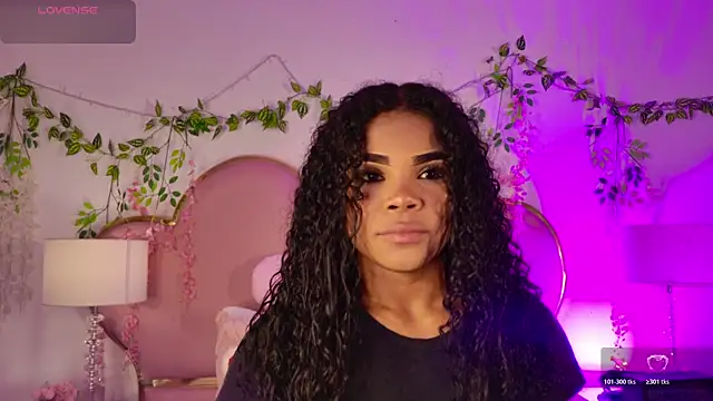 Snapshot of NahiaraReina chatting on May 6, 1:48 pm NahiaraReina online show from May 6, 1:48 pm