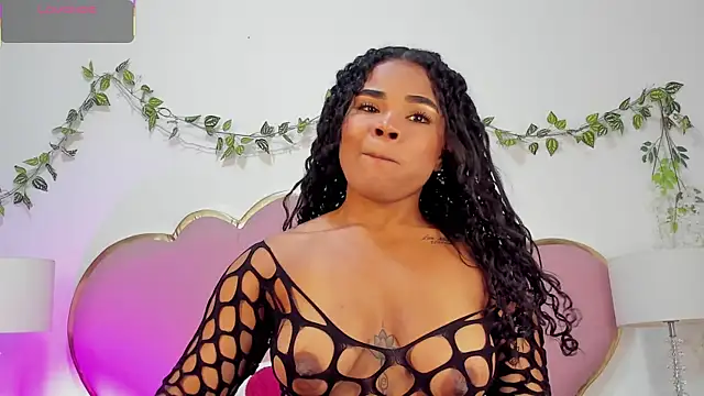 NahiaraReina online show from December 21, 2:41 pm