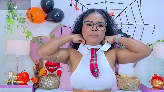 Snapshot of NahiaraReina chatting on October 31, 1:08 pm NahiaraReina online show from October 31, 1:08 pm