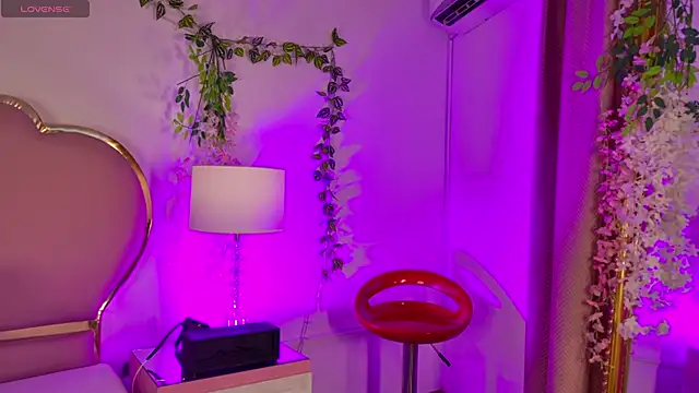 Snapshot of NahiaraReina chatting on May 15, 1:42 pm NahiaraReina online show from May 15, 1:42 pm