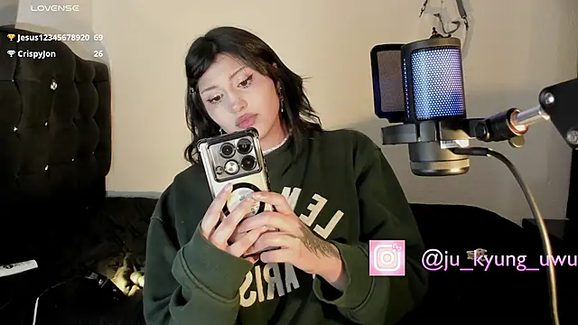 Snapshot of Ju_Kyung chatting on March 1, 10:24 am Ju Kyung online show from March 1, 10:24 am