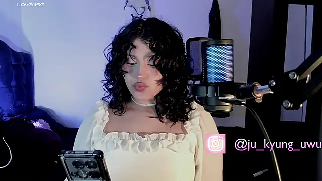 Snapshot of Ju_Kyung chatting on March 13, 8:37 am Ju Kyung online show from March 13, 8:37 am