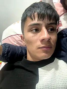 Snapshot of The__Rodriguez chatting on December 5, 3:27 am The Rodriguez online show from December 5, 3:27 am