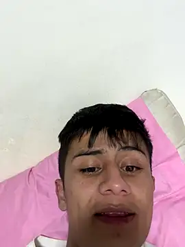 Snapshot of The__Rodriguez chatting on December 14, 11:05 am The Rodriguez online show from December 14, 11:05 am