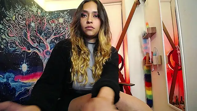 Snapshot of saba_the_courtesan chatting on December 13, 8:04 pm saba the courtesan online show from December 13, 8:04 pm