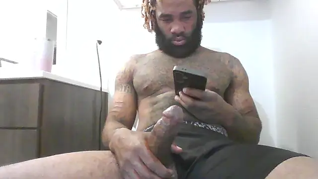 Snapshot of GoodGirlLover13 chatting on February 5, 3:46 am GoodGirlLover13 online show from February 5, 3:46 am