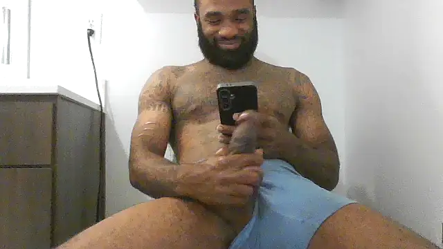 Snapshot of GoodGirlLover13 chatting on December 4, 5:17 am GoodGirlLover13 online show from December 4, 5:17 am