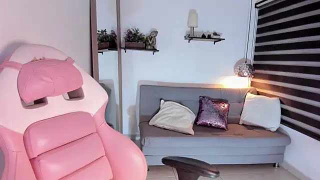 yenny garcia online show from March 20, 6:31 pm