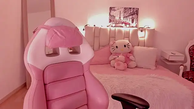 yenny garcia online show from January 12, 6:15 pm