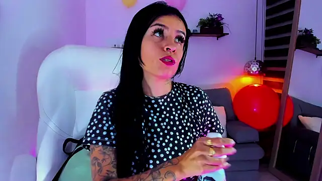 yenny garcia online show from November 4, 6:11 pm