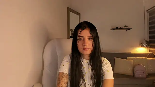 Snapshot of yenny_garcia chatting on February 2, 6:29 pm yenny garcia online show from February 2, 6:29 pm