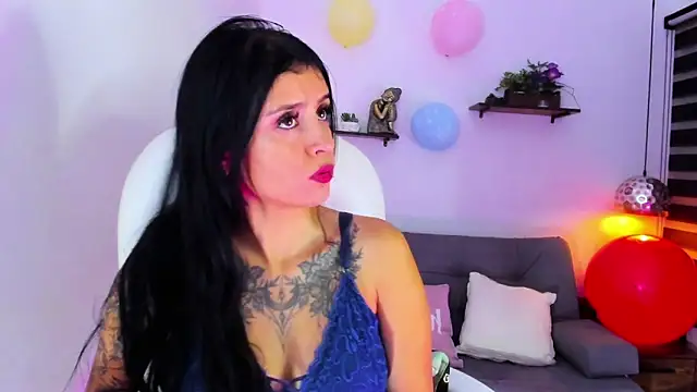 yenny garcia online show from October 24, 4:39 pm