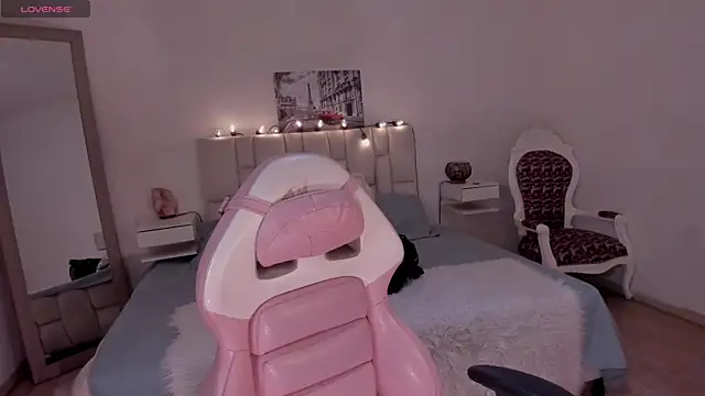 yenny garcia online show from April 14, 4:45 pm