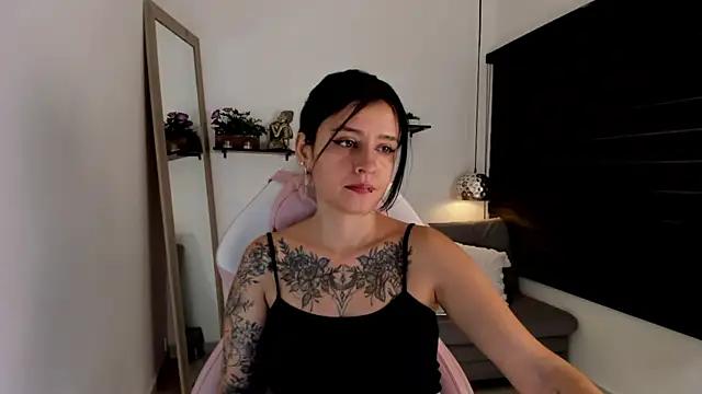 Snapshot of yenny_garcia chatting on July 16, 3:42 pm yenny garcia online show from July 16, 3:42 pm