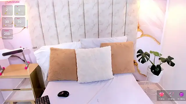 LauraSmith-01 online show from April 10, 9:44 pm