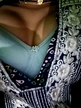 Snapshot of riteshika chatting on December 22, 10:17 am riteshika online show from December 22, 10:17 am