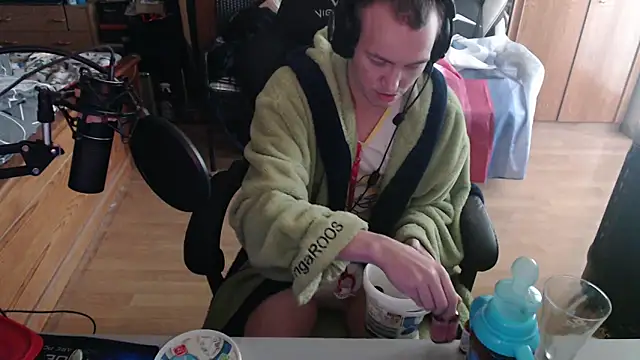 BabyDracoDarkfang online show from April 8, 10:28 am