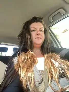 Snapshot of LacyLouxxx chatting on January 10, 9:55 am LacyLouxxx online show from January 10, 9:55 am