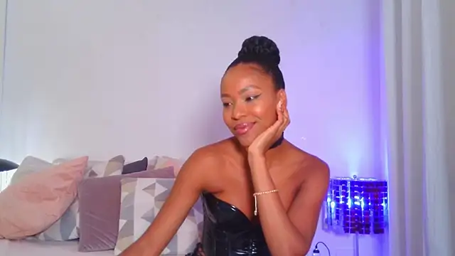 JuliaMartini online show from March 3, 12:12 pm