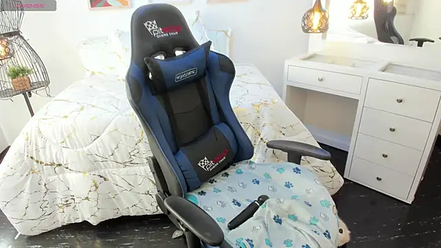 anahisbreeze online show from January 18, 2:23 pm