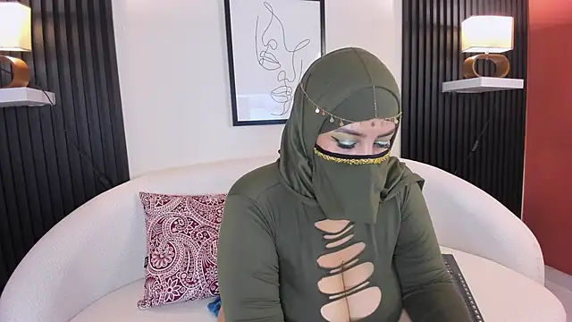 Snapshot of cloe_sirena chatting on March 11, 2:18 pm cloe sirena online show from March 11, 2:18 pm