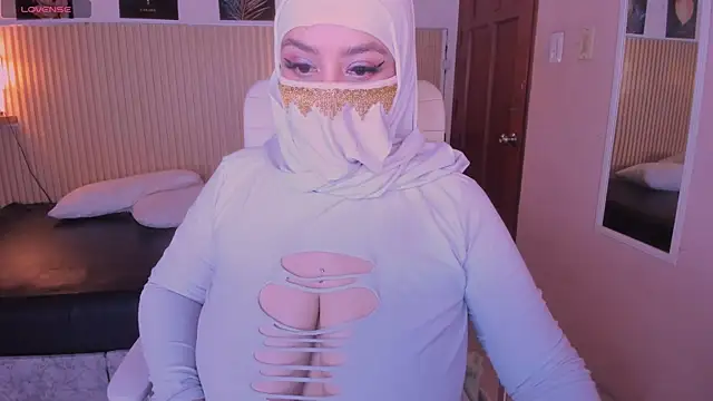 Snapshot of cloe_sirena chatting on July 6, 2:46 pm cloe sirena online show from July 6, 2:46 pm
