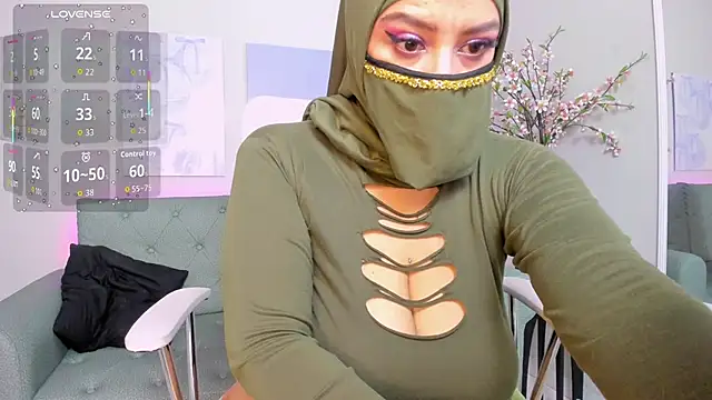 Snapshot of cloe_sirena chatting on November 19, 3:01 pm cloe sirena online show from November 19, 3:01 pm