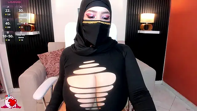 Snapshot of cloe_sirena chatting on October 6, 2:18 pm cloe sirena online show from October 6, 2:18 pm