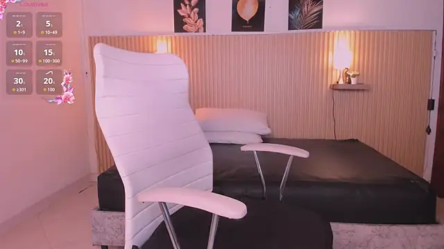 cloe sirena online show from April 7, 2:19 pm