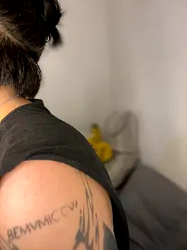 AnnikaMerliahh  online show from October 30, 3:38 am