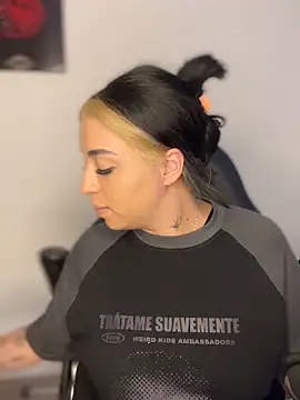 AnnikaMerliahh  online show from October 31, 9:22 pm